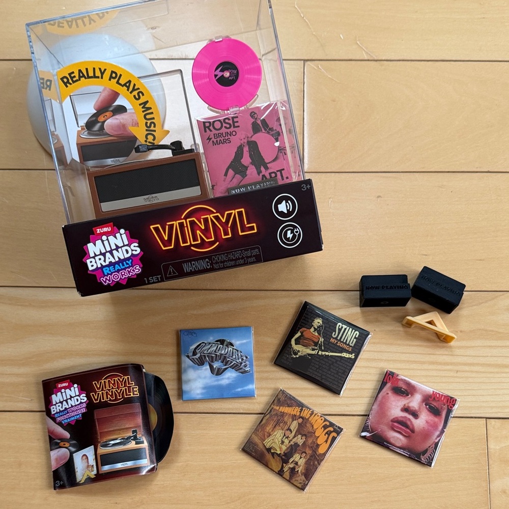 ZURU Mini Brands Vinyl Playset - Pink Vinyl Record Toy